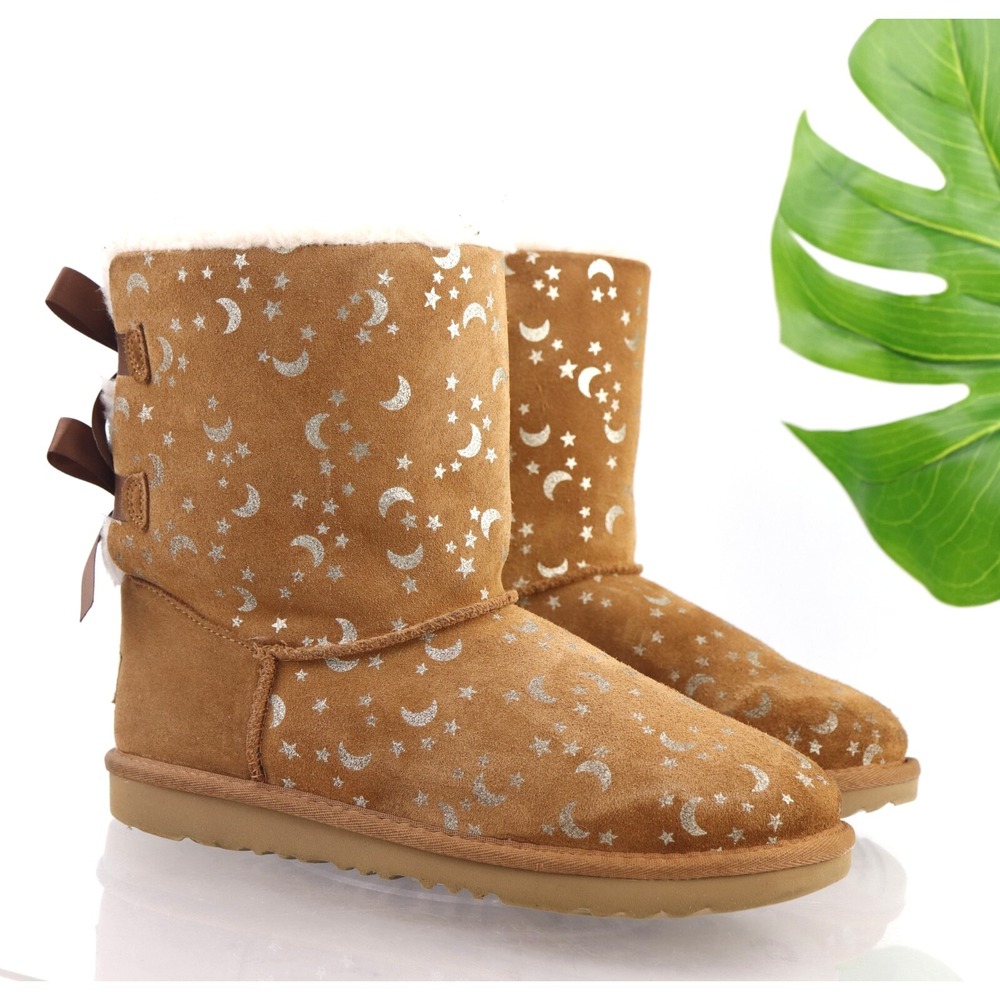 UGG‎ Womens Bailey Bow Boots Size 7 Tan Suede Moon And Stars Sherpa Shearling
